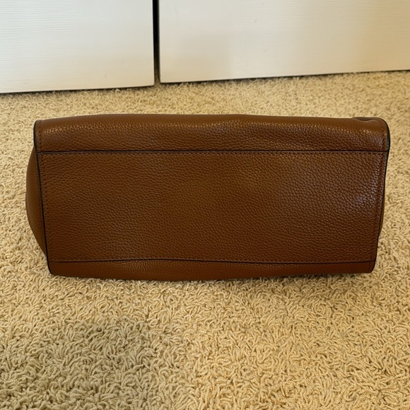 Authentic Tory Burch Small Britton Tote - Picture 5 of 8